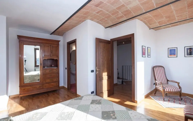 The Grape Pergola House