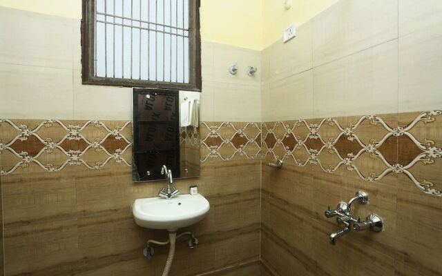 OYO 19556 Hotel Puri Inn