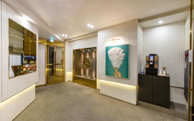 Brown Dot Hotel Minam