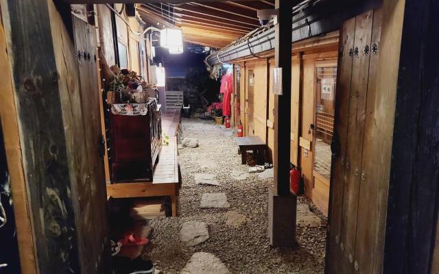 Jeonju baeknyeon hanok