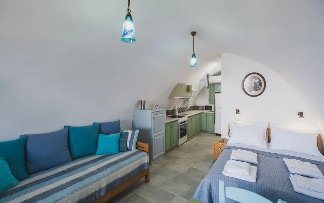 Karavos View - A Unique Artists' Hideaway Paradise