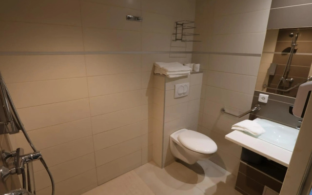 Brit Hotel Montpellier Euromédecine