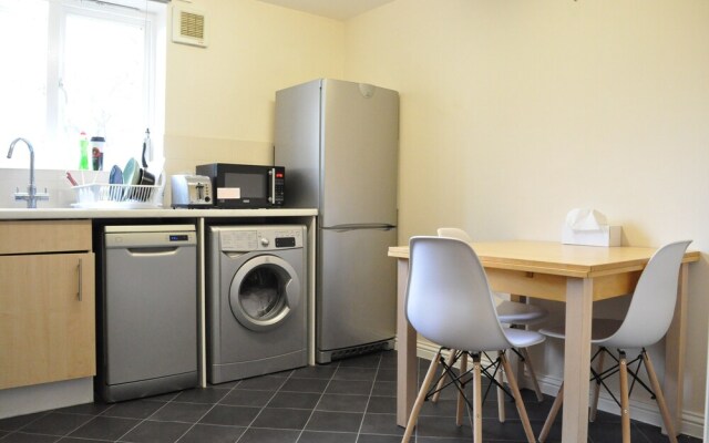 Lovely Spacious 1 Bedroom Flat in East London