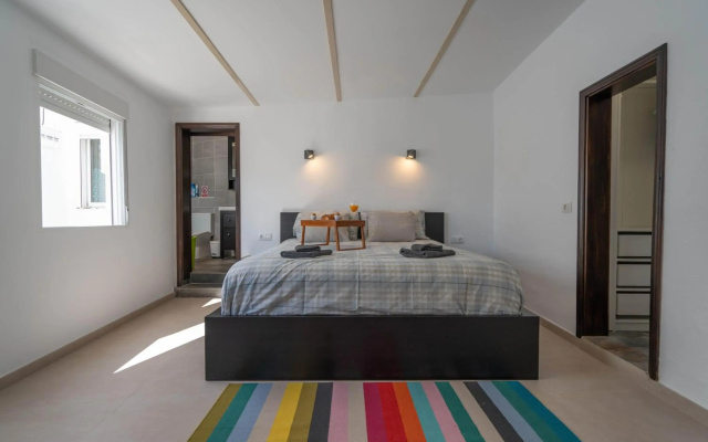 Spectacular Cave with two large terraces (70m2) by the sea