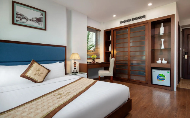 Skylark Hotel
