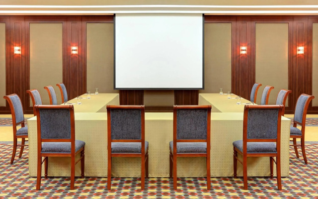 Sheraton Jeddah Hotel - Saudi Brothers Commercial Company Branch