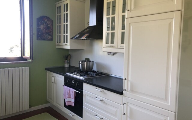 6 Bedrooms Umbrian farmhouse