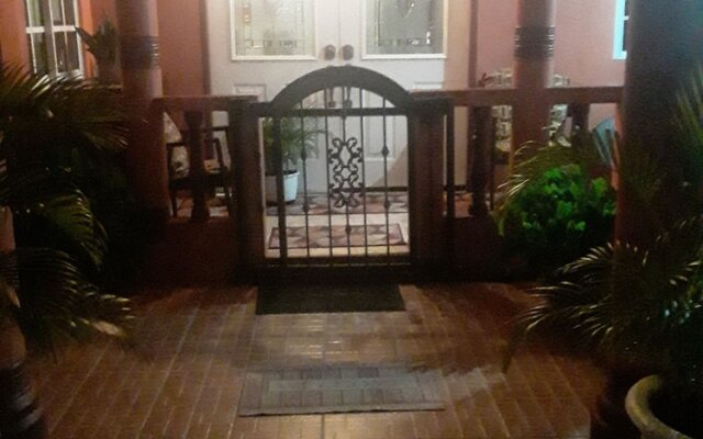 Derick's Inn