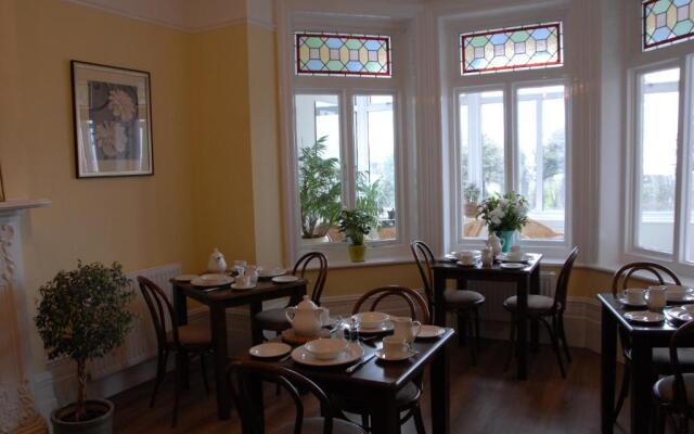 Breakers Bed & Breakfast