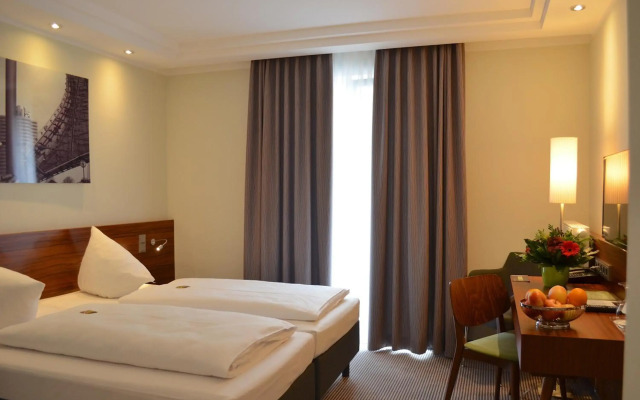 Augusten Hotel