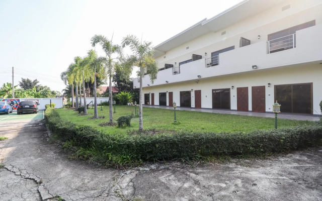 OYO 361 Relax Garden House