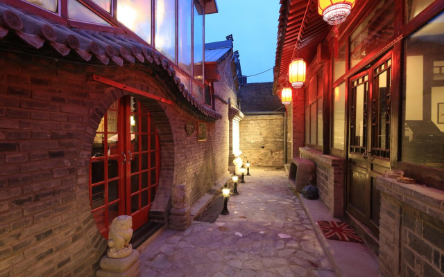 The Great Wall Courtyard Hostel