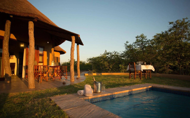 Mopane Bush Lodge