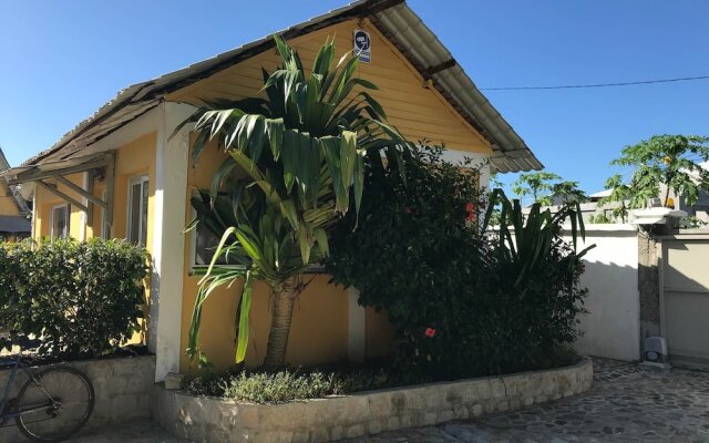Wonderful Poolside Bungalow Perfect for 2 People