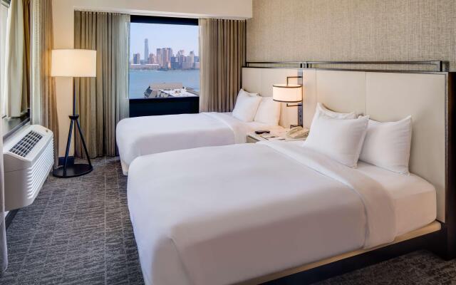 DoubleTree by Hilton Hotel & Suites Jersey City