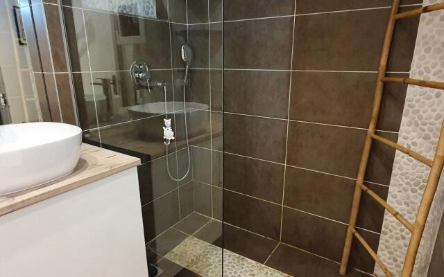 Classy Apartment in Nice with pool and private parking place