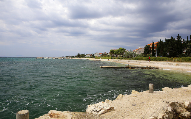 Apartment Dino - apartments with hot tub: A1 Novalja, Island Pag