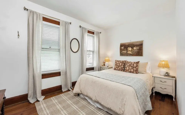 German Charm Suites Sleeps 8!