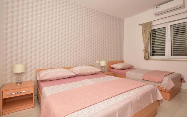 Ivana Apartments