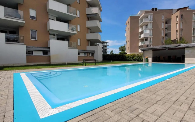 Solar Golden Beach Apartments