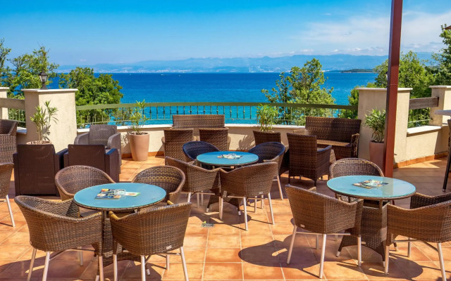 Blue Waves Resort