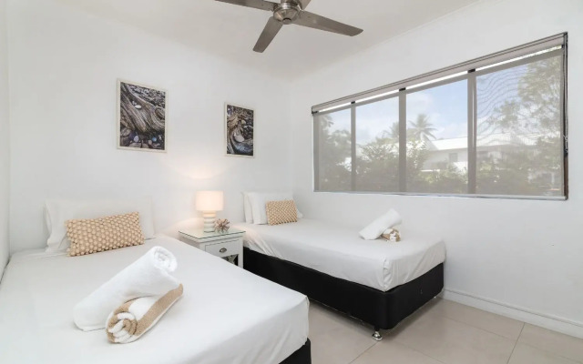 Latitude 16 Tropical Reef Holiday Aprts