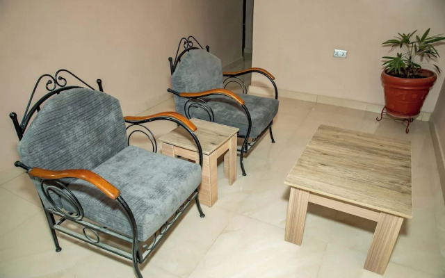 Everland Hotel and Suites