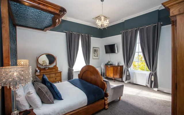 Caistor Hall