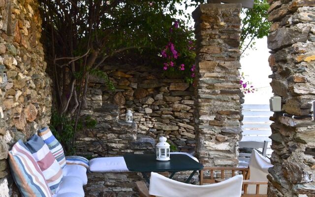 Hidesign Athens Traditional Stone house in Kea