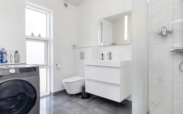 10 Person Holiday Home in Vaeggerlose