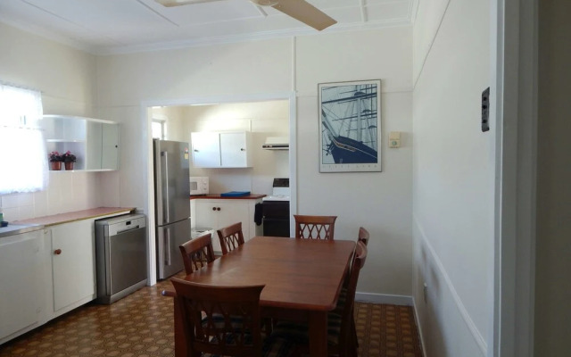 Sailor's Rest Holiday House