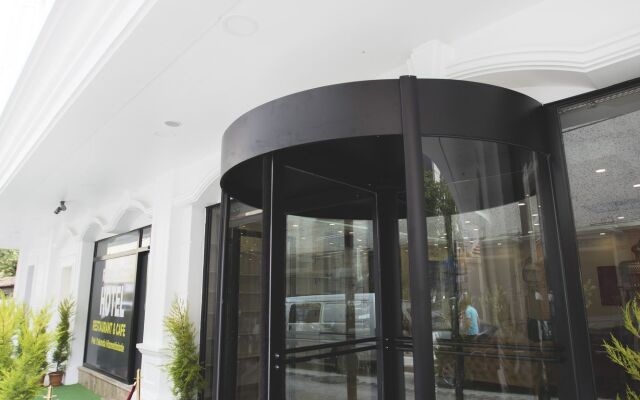 Royal Inci Airport Hotel