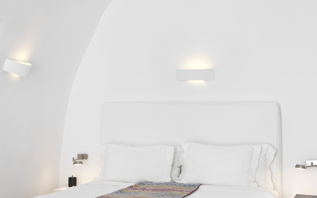 Katikies Chromata Santorini - The Leading Hotels of the World