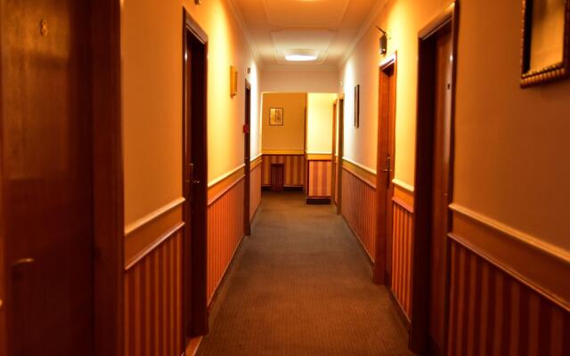 Hotel Lav