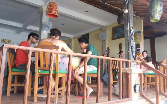 Warung Ombak Homestay