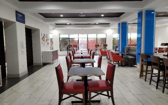 Holiday Inn Express Vidor South