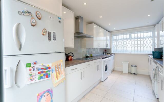 3 Bedroom Apartment Near Primrose Hill