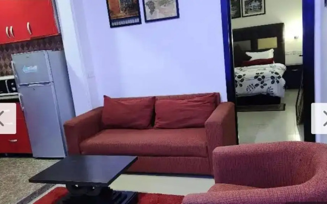 Hod Apartments   Gra