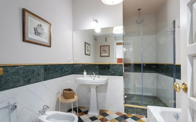 Traditional House With Private Terrace. Campamento