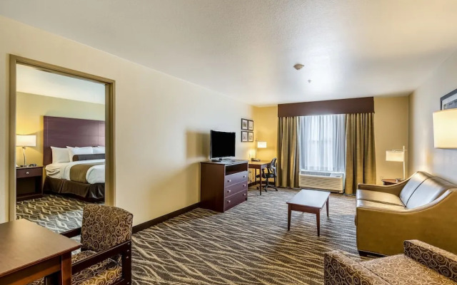 Cobblestone Hotel & Suites - Appleton International Airport