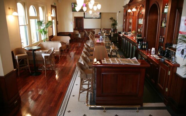 Largs Pier Hotel Motel