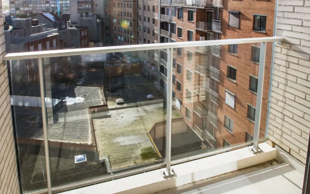 Apartment With Hinterland Views