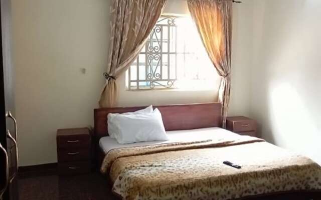 Sycamore Royals Hotel Jahi
