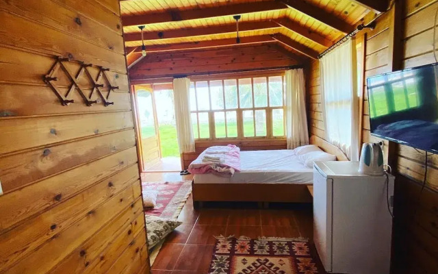 Demre Sahildeki Ev Bungalov