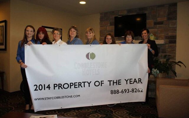 Cobblestone Hotel & Suites - Knoxville