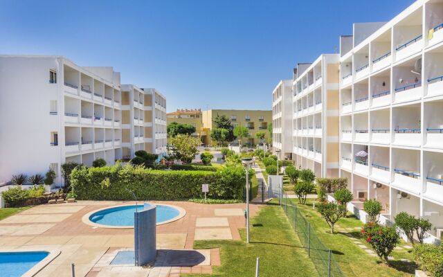 Pé do Lago 1 Bedroom Apartment with Pool