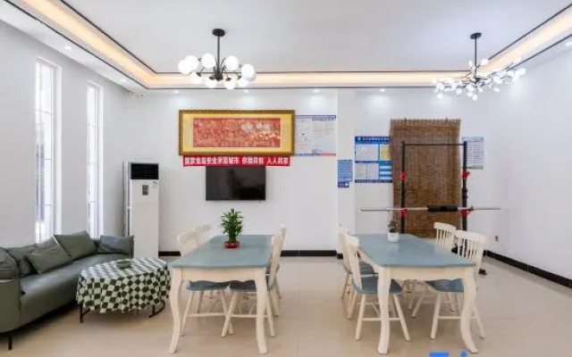 Worry-free Courtyard