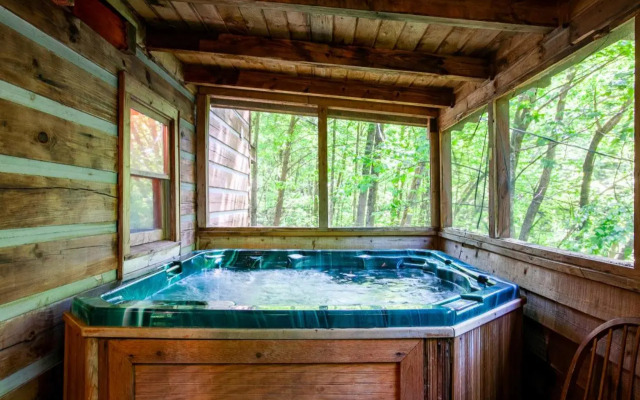 The Hartland - Hot Tub, Jacuzzi, Fireplace