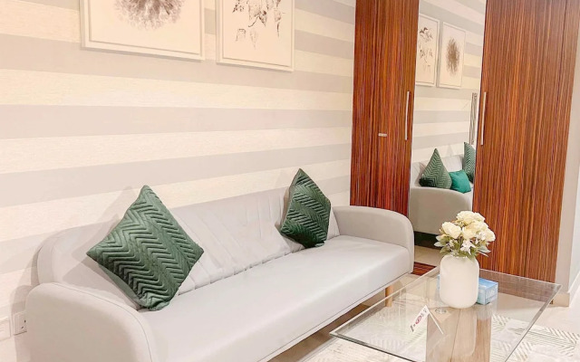 Cosmos Living Stylish Studio Near Marina