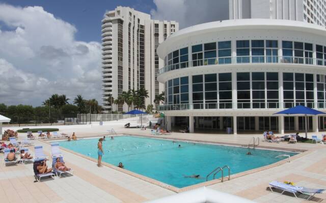 Soleil Apartments at Castle Beach Club